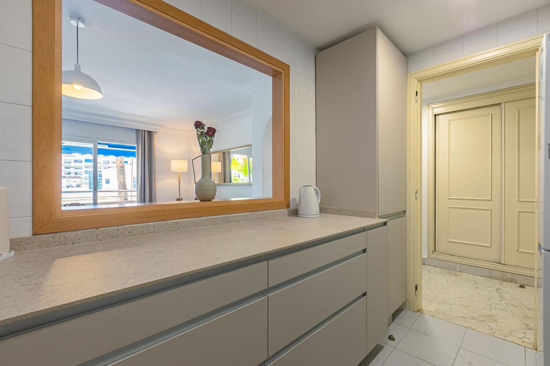Puerto Banus, Marina Banus, 2br, 2bth, Pool, Parking, Marbella, 1j Apartment *